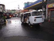 CARRO PEGA FOGO DURANTE ABASTECIMENTO EM BARBACENA