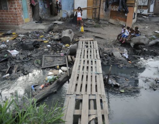 CRÔNICA: OS DOIS BRASIS EM TEMPOS DE PANDEMIA