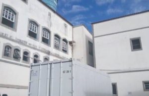 CONTAINER FRIGORÍFICO NA SANTA CASA CHAMA A ATENÇÃO DOS MORADORES DE BARBACENA