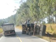 BURACOS NA BR-265 CAUSAM ACIDENTES E PREOCUPAM MOTORISTAS