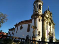 ARTIGO: UMA CRIANÇA ENTRE RITUAIS SACROS, SINOS, IGREJAS E CARNAVAIS