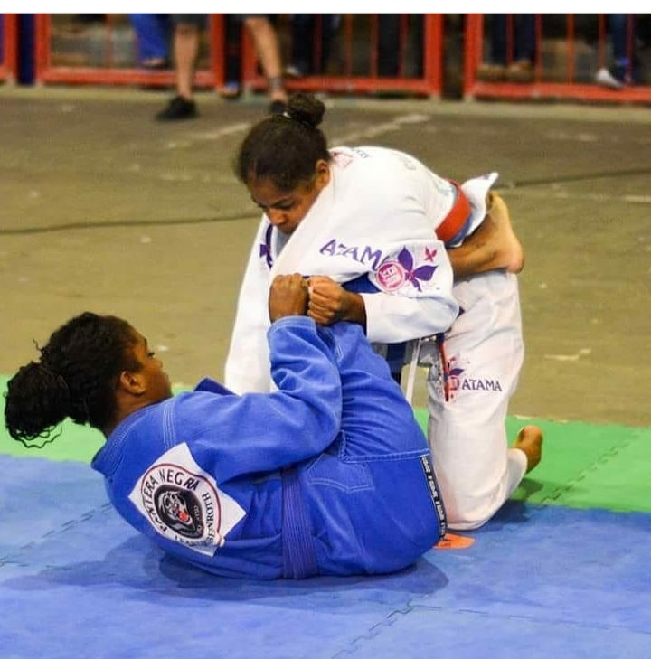 SANTA CRUZ DE MINAS LUTADORA DE JIU J TSU COLECIONA MEDALHAS E