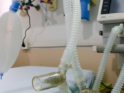 PACIENTES COM NECESSIDADE DE INTERNAÇÃO PARA TRATAMENTO DA COVID-19 VÊM SENDO TRANSFERIDOS PARA DIFERENTES REGIÕES DO ESTADO