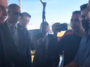 POLÊMICA: MARLUVAS PRESENTEIA BOLSONARO COM CALÇADO PARA ANDAR DE MOTO